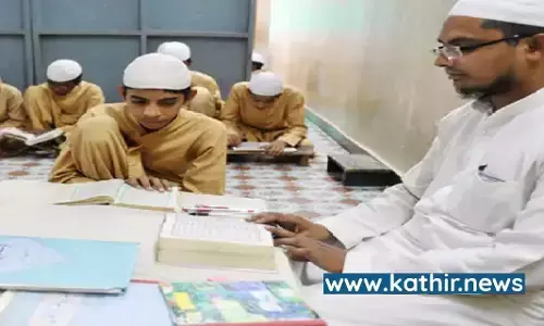 மதரஸா பட்டங்களுக்கு ஏற்ப இஸ்லாமிய பல்கலைக்கழகங்கள் அட்மிஷன் தருகின்றன - மதரஸாக்களை நவீனப்படுத்தும் உ.பி. அரசின் திட்டத்திற்கு எதிர்ப்பு!