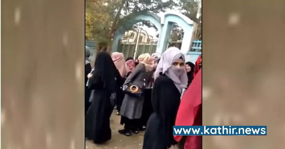 பெண்கள் படித்தால் என்னாவது? கல்லூரிக்கு வந்த மாணவிகளை விரட்டி அடித்த தலீபான்கள்!