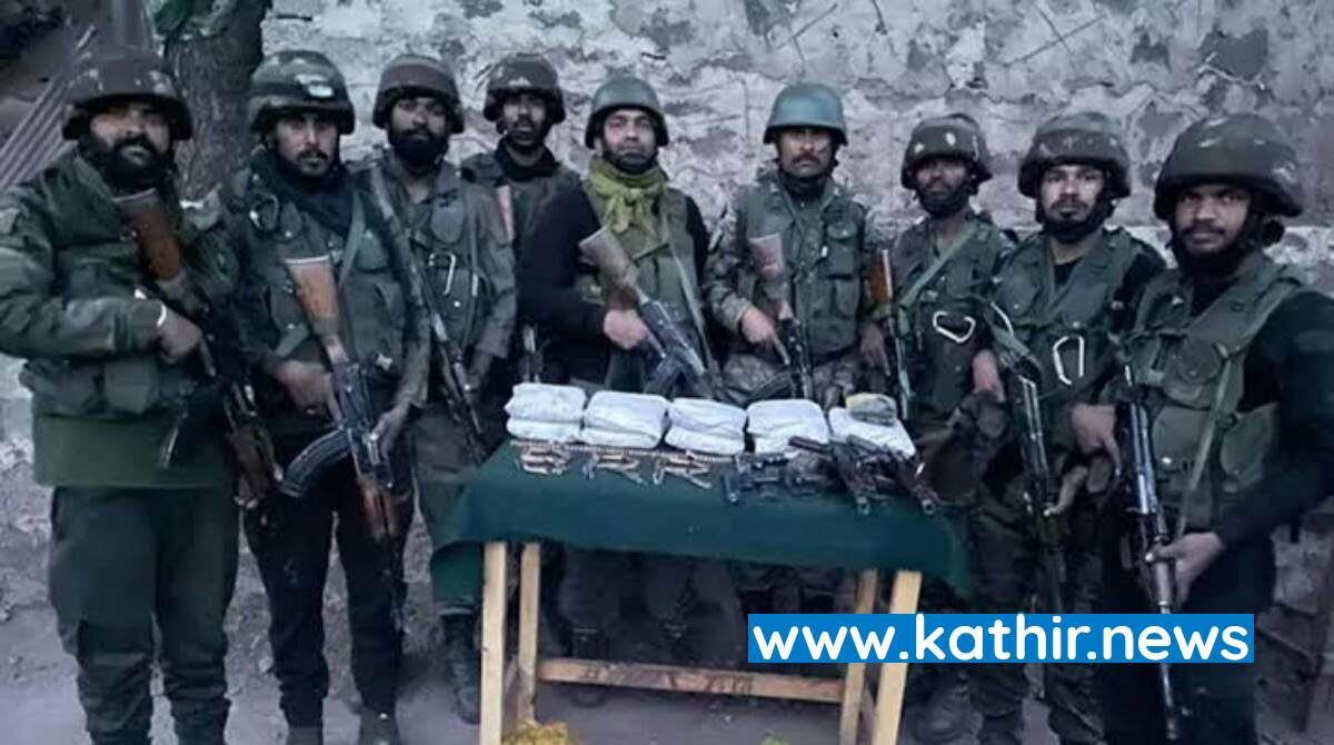 காஷ்மீரில் பயங்கரவாதிகளின் ஆயுத குவியல் சிக்கியது - பாதுகாப்பு படையினர் விசாரணை
