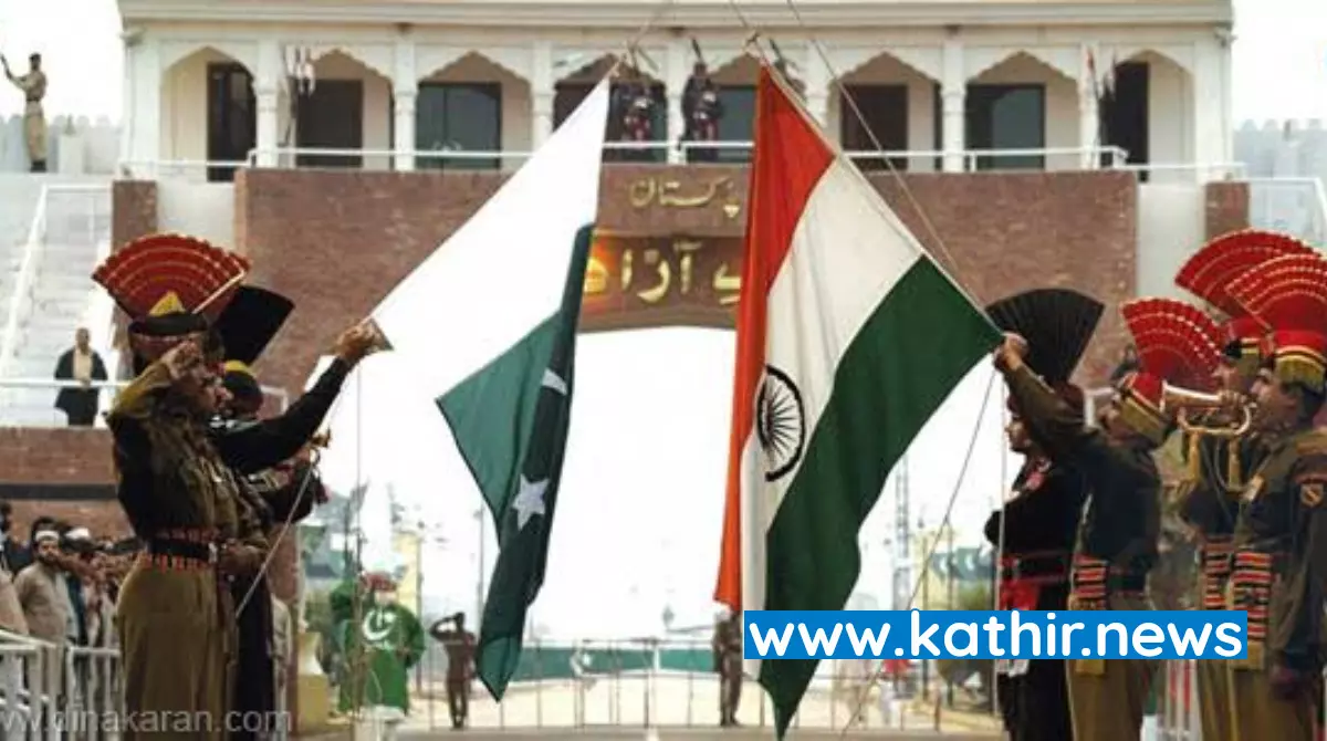 இந்தியா - பாகிஸ்தான் தேசிய கொடிகளை கீழே இறக்கும் காட்சி வாகா எல்லை நிகழ்ச்சியை காண ஆன்லைனில் முன்பதிவு வசதி ஜனவரி 1ஆம் தேதி அறிமுகம் இந்தியா - பாகிஸ்தான் தேசிய கொடிகளை கீழே இறக்கும் காட்சி வாகா எல்லை நிகழ்ச்சியை காண ஆன்லைனில் முன்பதிவு வசதி ஜனவரி 1ஆம் தேதி அறிமுகம்