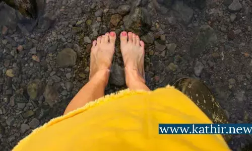 வெற்று கால்களுடன் இறைவனை தரிசிப்பதும் அடிபிரதட்சணம் செய்வதும் ஏன்?