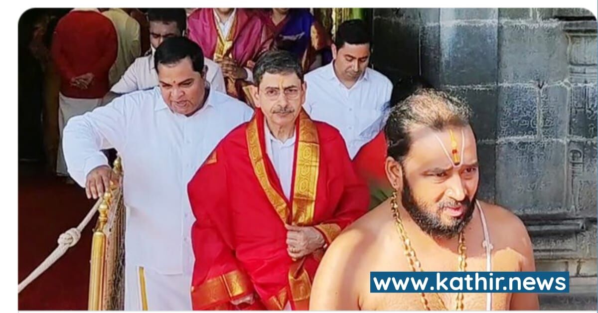 புத்தாண்டை முன்னிட்டு ஏழுமலையானை தரிசித்த ஆளுநர் ஆர்.என்.ரவி