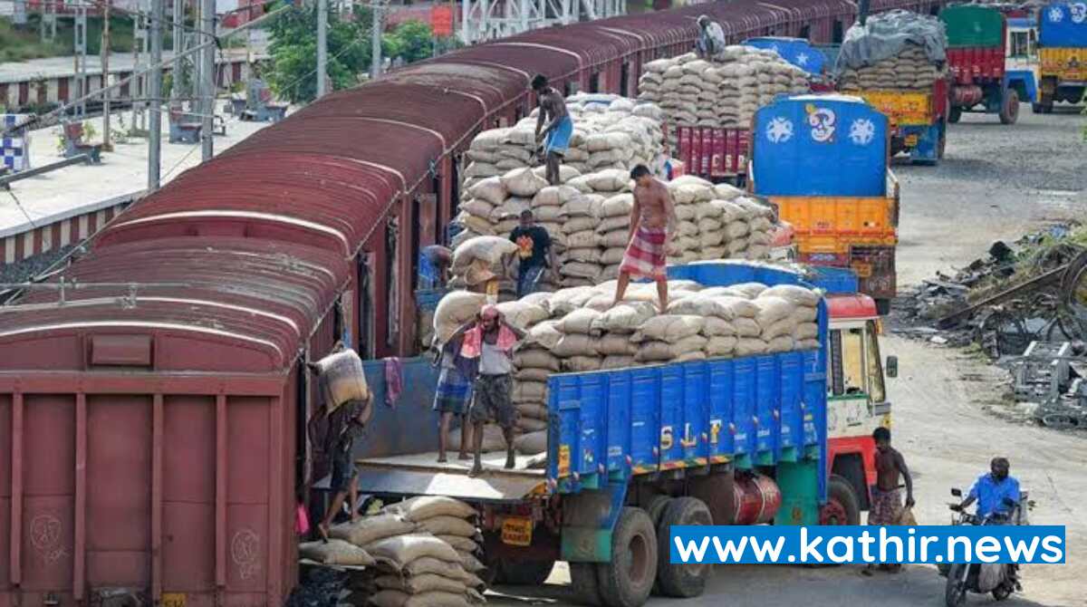 சரக்கு மற்றும் பயணிகள் போக்குவரத்து மூலம் ரயில்வேக்கு ரூ.1.83 லட்சம் கோடி வருவாய்