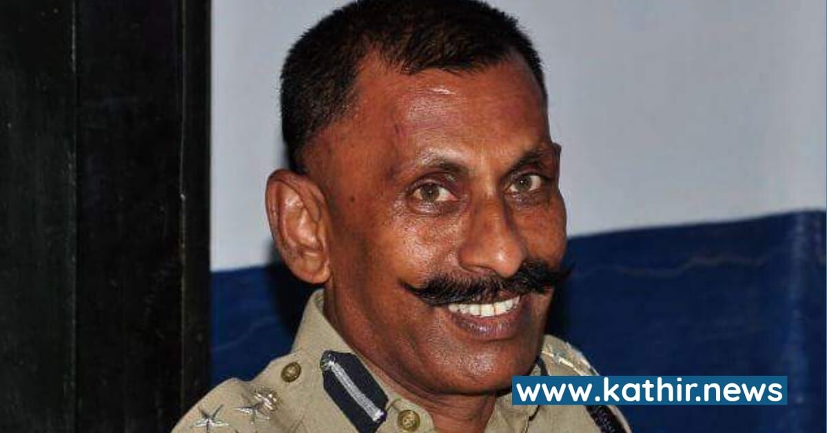 'அடிச்சு வச்ச பணத்துக்கு ரைடு வரக்கூடாதுன்னு பொண்டாட்டிய கோவிலுக்கு அனுப்புறாங்க' - கோவிலை காப்பாற்றுங்கள் - சீரும் ஐ.ஜி.பொன்.மாணிக்கவேல்