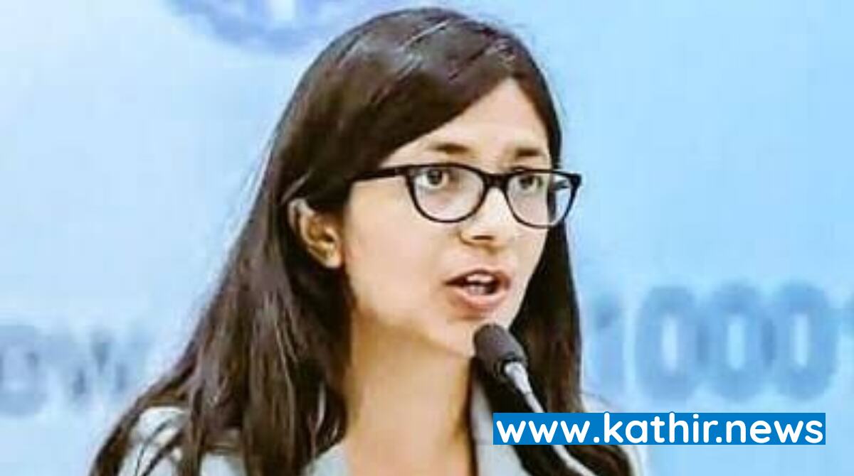 மகளிர் ஆணைய தலைவியை காரில் இழுத்துச் சென்ற டிரைவரால் பரபரப்பு - டெல்லியில் மீண்டும் கொடூர சம்பவம்