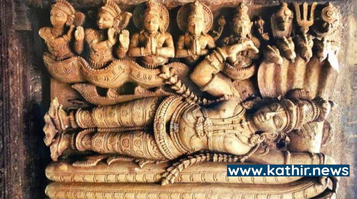 மூன்று வாசல்கள் கடந்தால் மட்டுமே முழு ரூபத்தை தரிசிக்க முடியும் அதிசயம்.