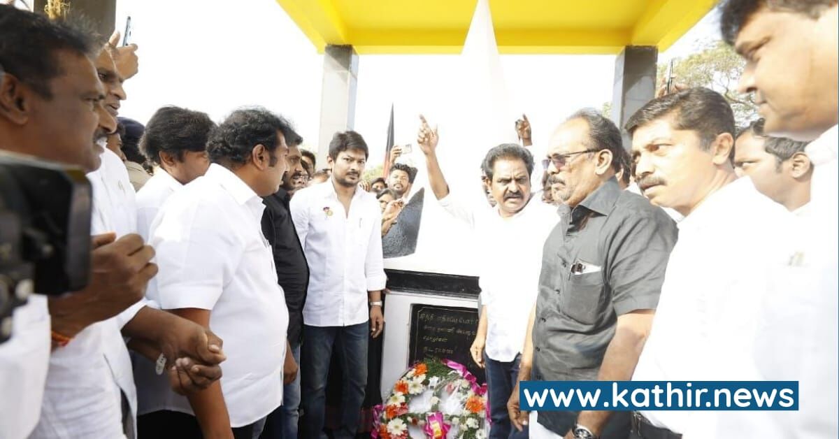 சுடுகாட்டுக்கு பின்புறம் உதயநிதியை ரவுண்டு கட்டிய மக்கள் - சென்னையில் அலறிய பட்டத்து இளவரசர்