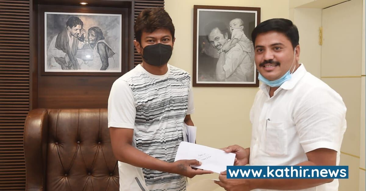 எங்க உதயநிதி 3 மாச குழந்தையா இருக்கும்போதே ஜெயிலுக்கு போனவரு தெரியுமா? - கூச்சமில்லாமல் முட்டு கொடுத்த ஆபாச பேச்சாளர் சைதை சாதிக்