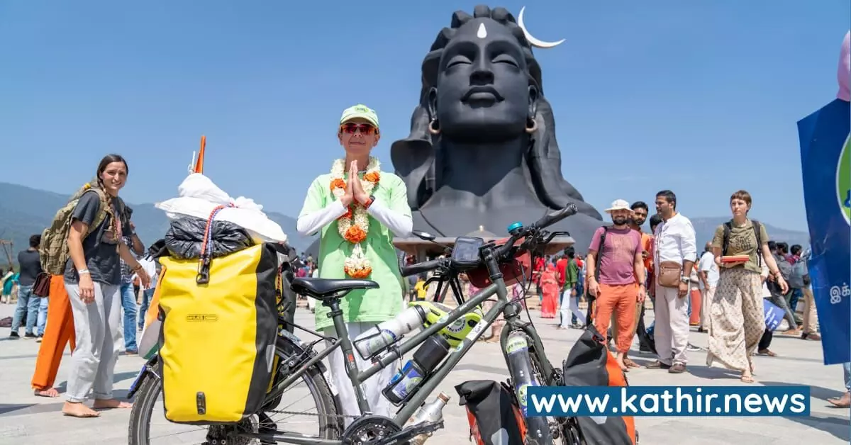 மண் காப்போம் இயக்கத்திற்காக பிரான்ஸ் முதல் கோவை வரை சைக்கிள் பேரணி - 50 வயதில் 7,000 கி.மீ சைக்கிள் ஓட்டிய சாதனை பெண்மணி மண் காப்போம் இயக்கத்திற்காக பிரான்ஸ் முதல் கோவை வரை சைக்கிள் பேரணி - 50 வயதில் 7,000 கி.மீ சைக்கிள் ஓட்டிய சாதனை பெண்மணி