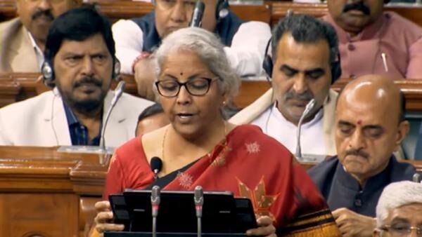 மாநிலங்களுக்கு வட்டியில்லா கடன் வழங்க ரூ1.3 லட்சம் கோடி ஒதுக்கீடு!