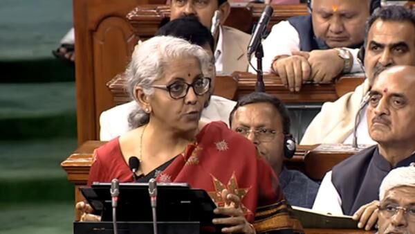 பான் கார்டு அடையாள ஆவணமாக மாற்ற மத்திய அரசு திட்டம் - அடுத்தடுத்து வெளியாக உள்ள அறிவிப்புகள்!