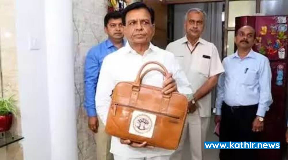 மத்திய பிரதேசத்தில் பெண்களுக்கு மாதம் ரூபாய் 1000 வழங்கும் திட்டம் முதல் மந்திரி சிவராஜ் சிங் தொடங்கி வைத்தார்