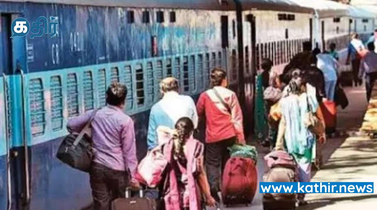 ரெயில் டிக்கெட் மோசடி : நாடு முழுவதும் 12 இடங்களில் சி.பி.ஐ அதிரடி சோதனை!