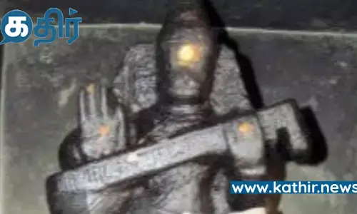 வீணையோடு காட்சி தரும் அற்புத ஆஞ்சநேயர்-  எந்த ஆலயம் தெரியுமா?