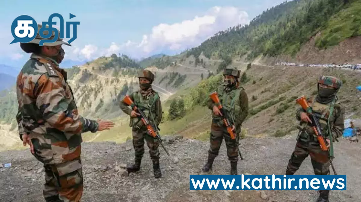 இந்தியாவின் முப்படைகளிலும் தங்களின் ஆளுமைத் திறமையை நிரூபித்த 11 ஆயிரம் பெண்கள் இந்தியாவின் முப்படைகளிலும் தங்களின் ஆளுமைத் திறமையை நிரூபித்த 11 ஆயிரம் பெண்கள்