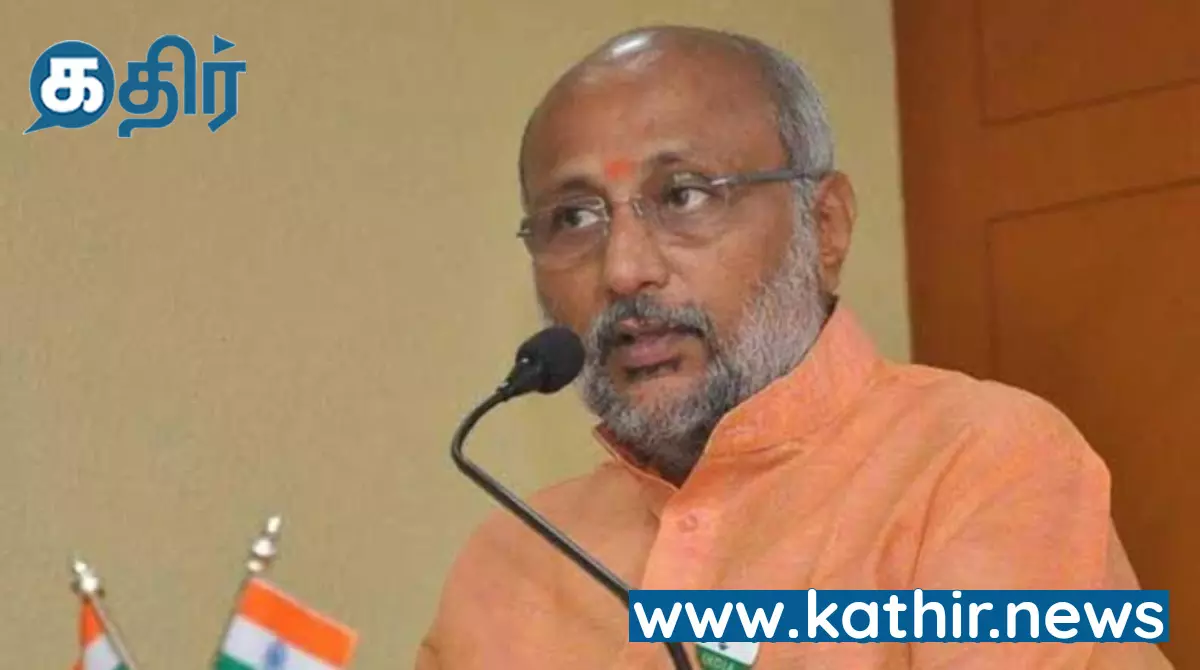 சென்னை மாகாணம் என்பதை தமிழ்நாடு என மாற்றியது சரி என்றால் மோடியின் முடிவும் சரியே-ஜார்கண்ட் ஆளுநர்! சென்னை மாகாணம் என்பதை தமிழ்நாடு என மாற்றியது சரி என்றால் மோடியின் முடிவும் சரியே-ஜார்கண்ட் ஆளுநர்!