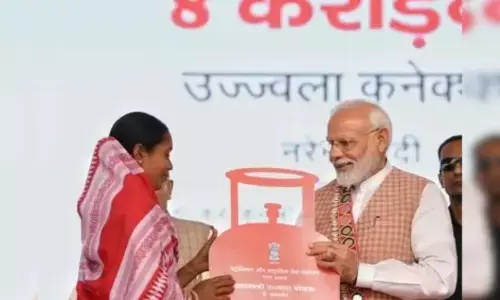 கண்ணை கசக்க தேவையில்லை - பெண்களின் வரலாற்றை மாற்றி எழுதிய பிரதமரின் திட்டம்!