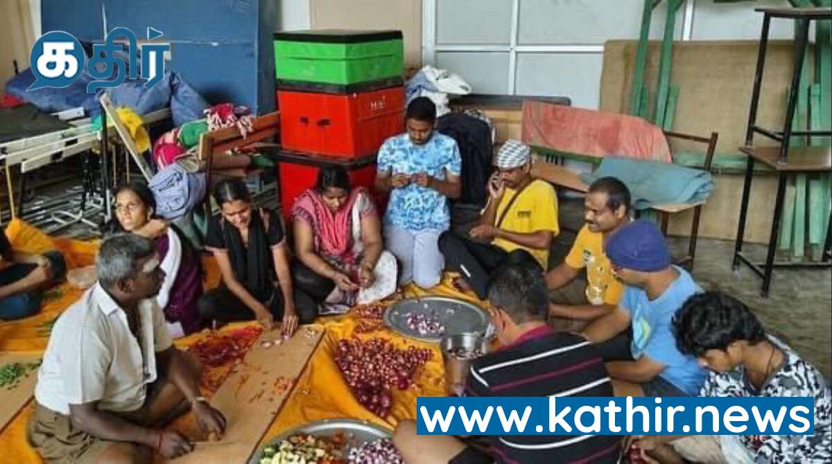 சென்னை மக்களை மீட்கும் பணியில் சத்தமில்லாமல் இறங்கி வேலைப்பார்க்கும் ஆர்.எஸ்.எஸ்....இத்தனை முகாம்களா!