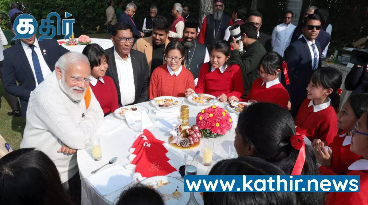 பல குழந்தைகளுக்கு கல்வி கொடுத்து கல்வி வளர்ச்சிக்கு உதவி புரிபவர்கள் கிறிஸ்தவர்கள் - பிரதமர் இல்லத்தில் நடந்த கிறிஸ்துமஸ் விழாவில் பிரதமர் பாராட்டு பல குழந்தைகளுக்கு கல்வி கொடுத்து கல்வி வளர்ச்சிக்கு உதவி புரிபவர்கள் கிறிஸ்தவர்கள் - பிரதமர் இல்லத்தில் நடந்த கிறிஸ்துமஸ் விழாவில் பிரதமர் பாராட்டு