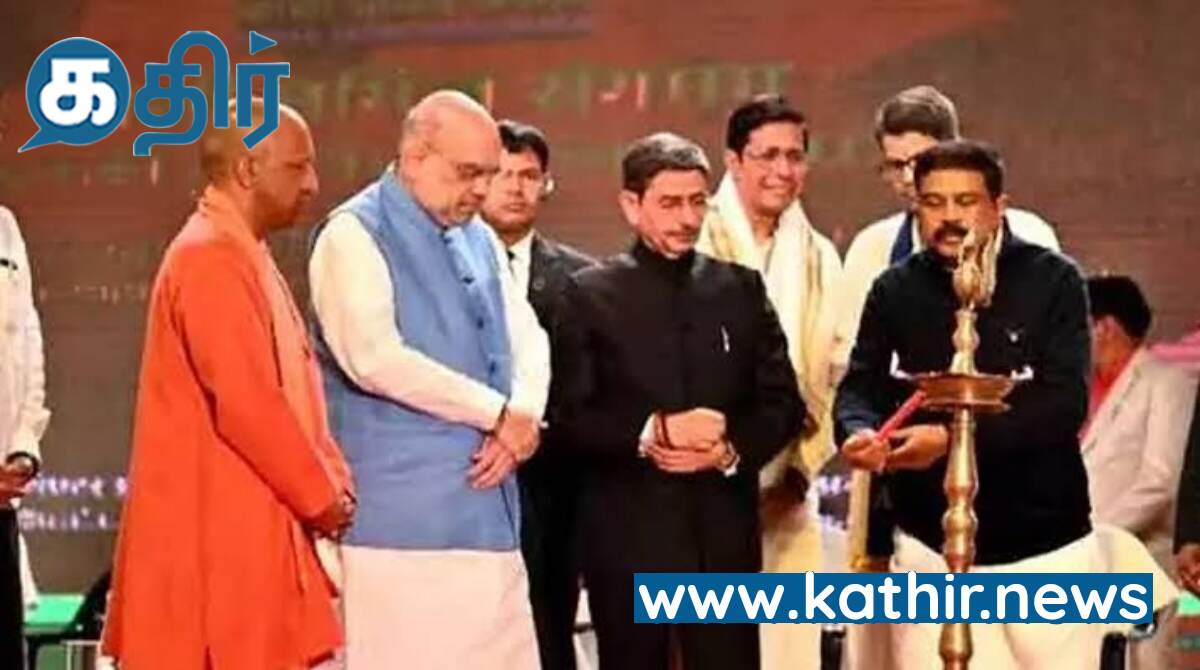 காசி தமிழ் சங்கமம் நிறைவு விழா: 'நாடு முழுவதும் மாநில கலாச்சாரங்களை இணைப்பதற்கான முன்னோட்டம்'- மத்திய மந்திரி ராஜ்குமார் ரஞ்சன் சிங்!