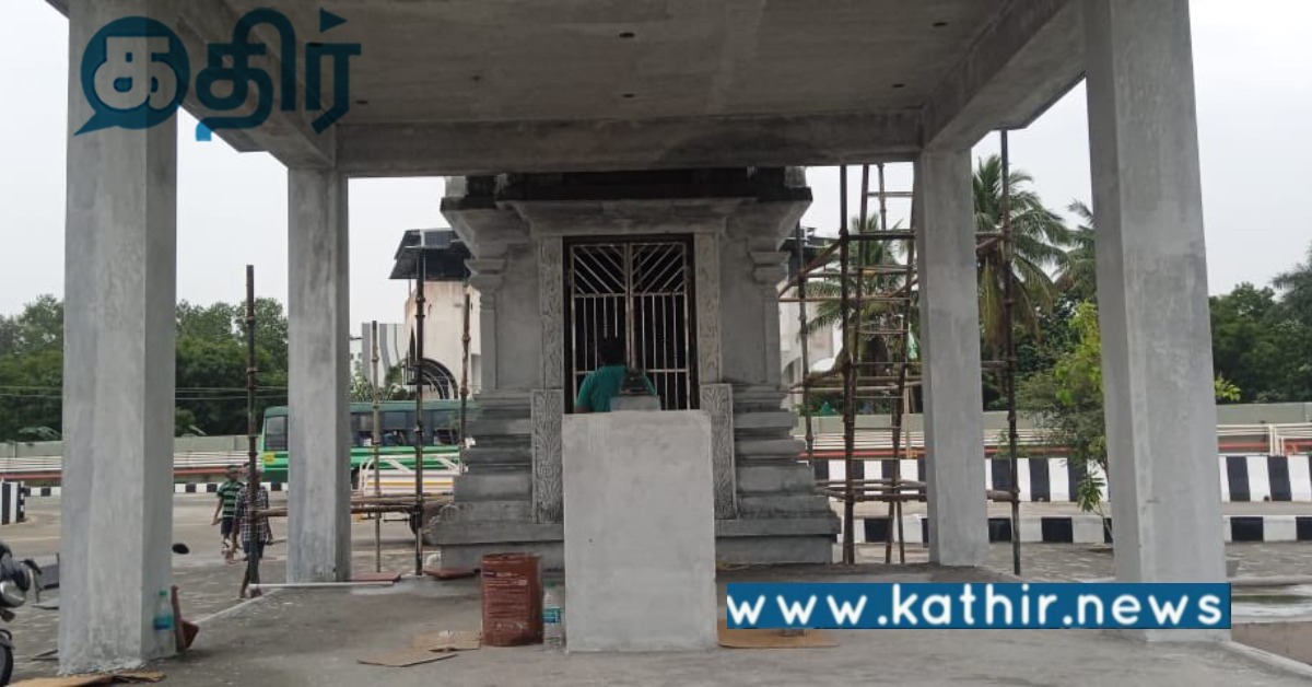 கலைஞர் நூற்றாண்டு பேருந்து நிலையம்: இரவோடு இரவாக இடிக்கப்பட்ட விநாயகர் கோவில்!