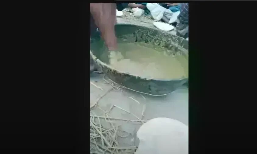 வட இந்தியர்கள் சாப்பாட்டில் சாணி ஊற்றி சாப்பிடுவதாக பரவும் தகவல்: இவ்வளோ வன்மம் ஆகாதுங்க!