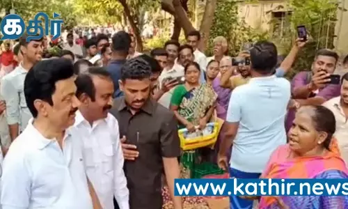 கணவருக்கும் மனைவிக்கும் ஒரே வயிறா? காய்கறி விற்ற பெண் முதல்வரிடம் கேட்ட கேள்வி!