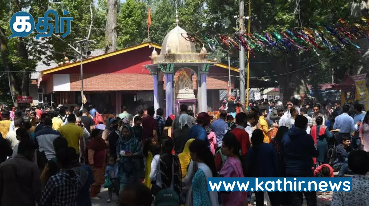 ஜம்மு காஷ்மீரில் தொடர்ந்து அச்சத்தில் இருக்கும் இந்து பண்டிட்கள்-பாதுகாப்பு வழங்கும் இந்திய ராணுவம்!