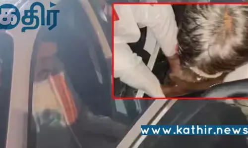 காங்கிரஸ் தலைவரின் காலை கழுவியத் தொண்டர்.. வீடியோ பின்னணி.. பா.ஜ.க கடும் கண்டனம்..