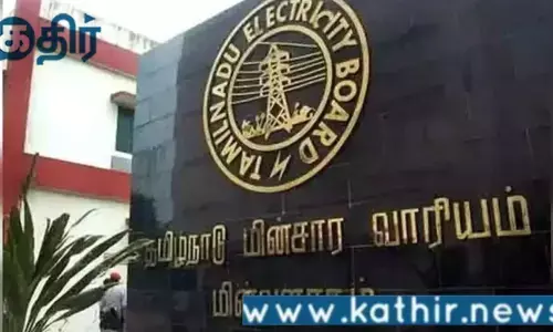 துண்டிக்கப்பட்ட மின்சாரம்.... அலட்சியமாக குடிபோதையில் உறங்கிக் கொண்டிருந்த மின்சார ஊழியர்கள்!