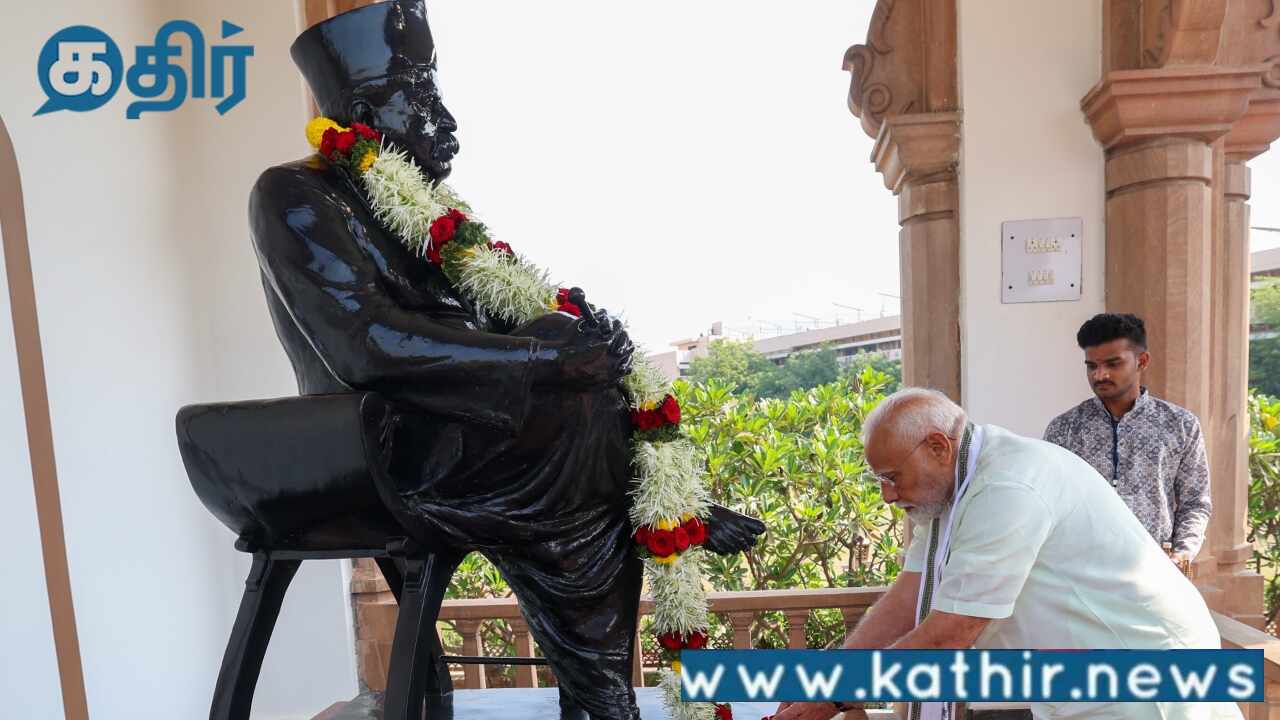 நாக்பூர் சென்ற பிரதமர் மோடி:ஆர்.எஸ்.எஸ் தலைவர்களுக்கு அஞ்சலி!