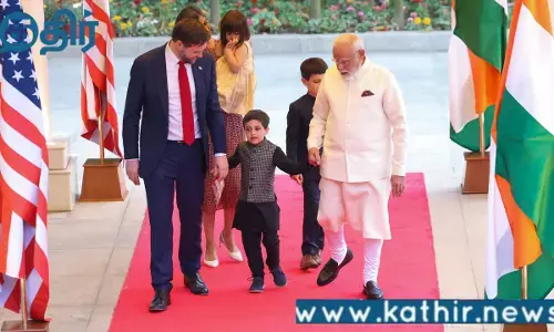 இந்திய அழகை ரசிக்கும் அமெரிக்க துணை அதிபர்:ஜெய்பூர்,ஆக்ரா பயணம்!