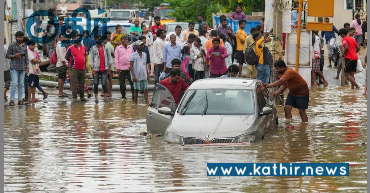 பெங்களூருவில் விடிய விடிய கனமழை: மக்கள் பாதுகாப்பான இடங்களுக்கு மாற்றம்!
