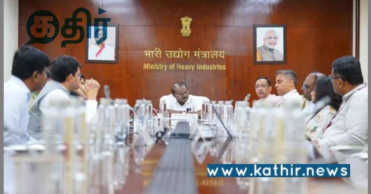 மின்சாரப் பேருந்துகளின் பயன்பாடு அதிகரிப்பு: முக்கிய மாற்றத்தை கொண்டு வரும் மோடி அரசு! மின்சாரப் பேருந்துகளின் பயன்பாடு அதிகரிப்பு: முக்கிய மாற்றத்தை கொண்டு வரும் மோடி அரசு!