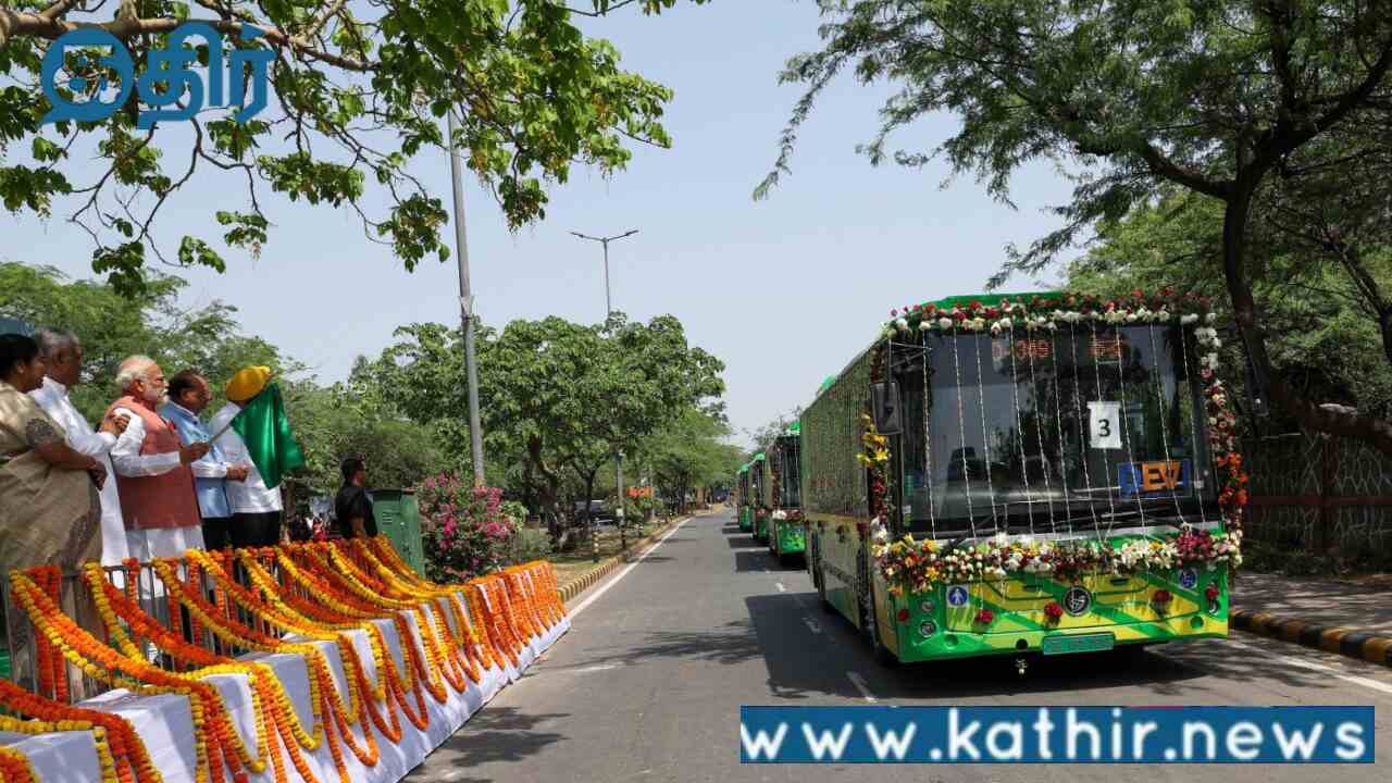 200 மின்சார பேருந்துகள்,ஆரவல்லி காடுகளை மீட்டெடுக்கும் திட்டம்:பிரதமர் மோடி தொடங்கி வைத்தார்!