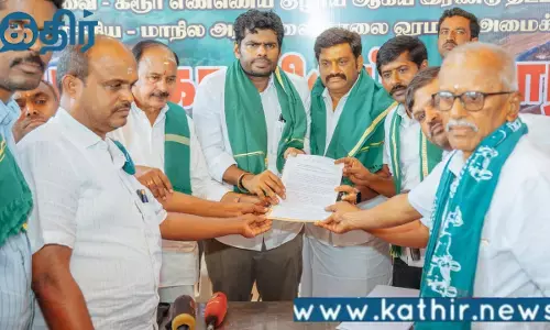 கொச்சி-கோவை-கரூர் பெட்ரோலியக் குழாய் பதிக்கும் திட்டம்:போராட்டத்தில் ஈடுபட்டிருந்த விவசாயிகளை சந்தித்த அண்ணாமலை!