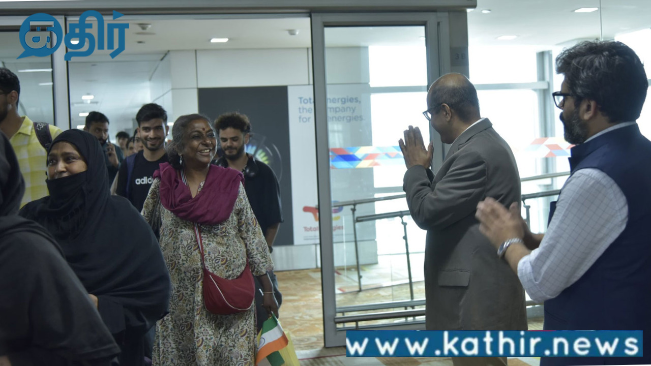 ஆபரேஷன் சிந்து மூலம் ஈரானில் இருந்து நாடு திரும்பிய இந்தியர்கள்:மேலும் 800 பேர் திரும்ப விருப்பம்!