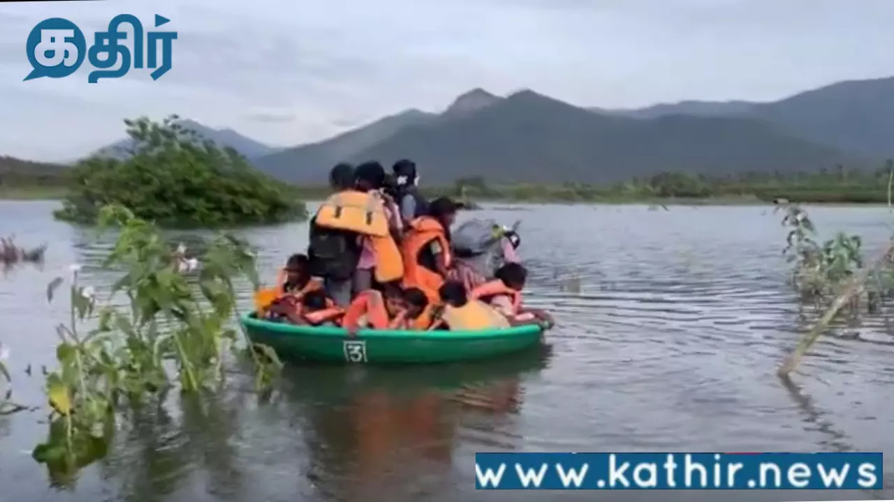 கோவை சிறுமுகை அருகே மந்த கதியில் நடக்கும் புதிய பாலம் அமைக்கும் பணி:பரிசலில் பயணிக்கும் மாணவர்கள்!