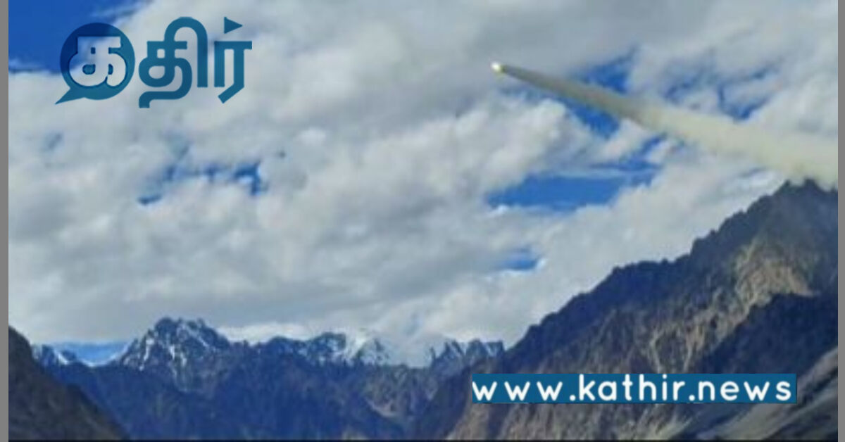 ஆகாஷ் பிரைம் வான் பாதுகாப்பு அமைப்பின் சோதனை வெற்றி: பாதுகாப்பு அமைச்சர் பாராட்டு!