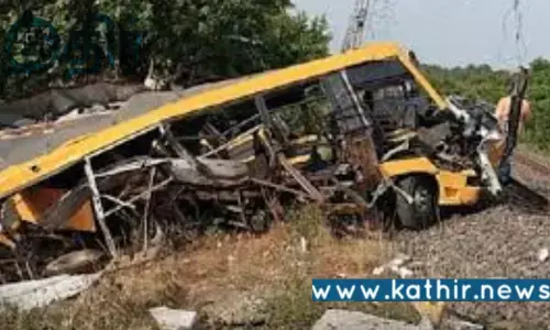 பள்ளி வேன் மீது ரயில் மோதி மாணவர்கள் உயிரிழந்த சம்பவம்: மனித உரிமை ஆணையம் வைத்த கேடு!