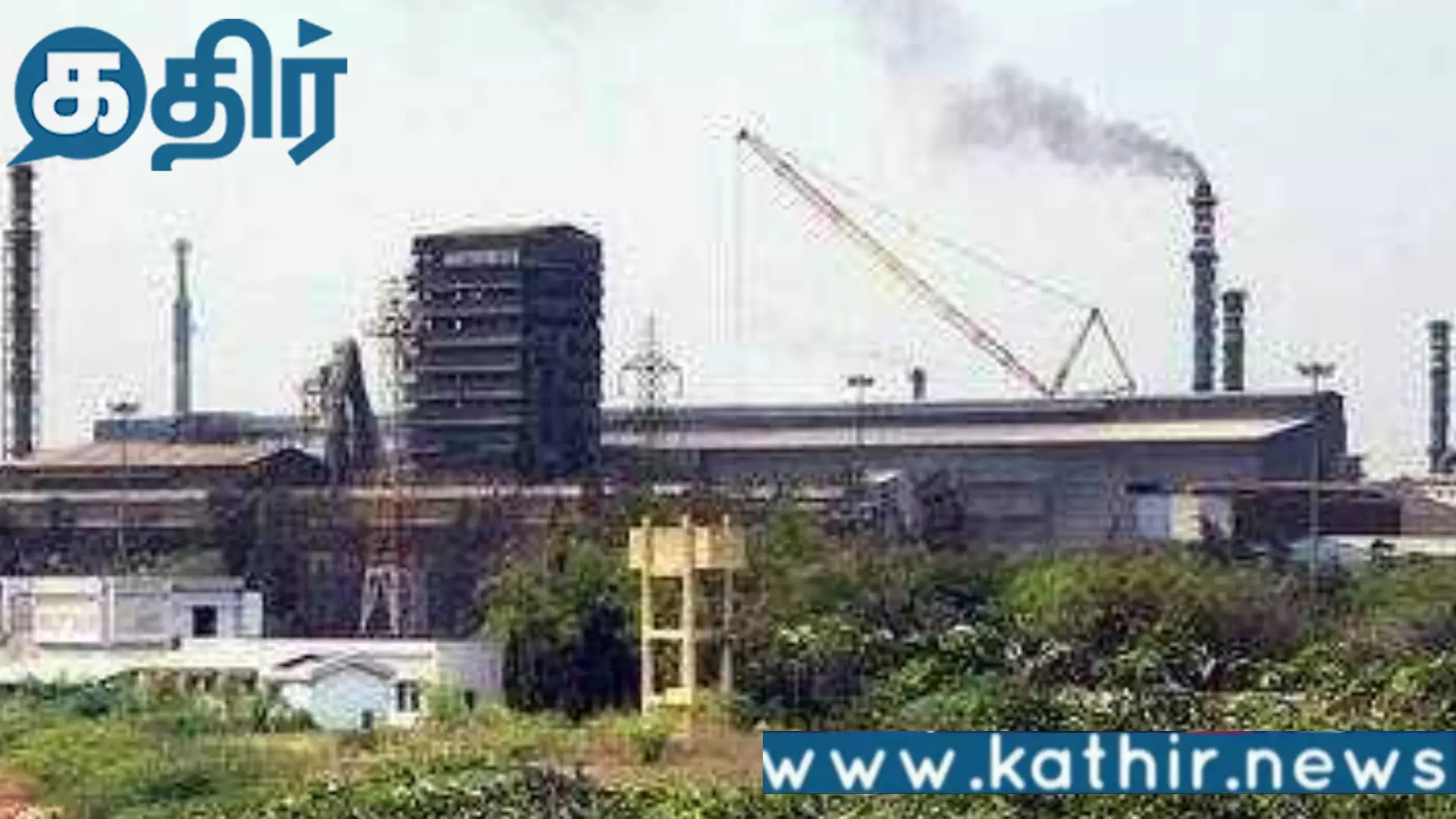 மூடப்பட்ட ஸ்டெர்லைட் நிறுவனத்தை திறக்க வேண்டும்!! போராட்டத்தில் ஈடுபட்ட வழக்கறிஞர்கள்!!