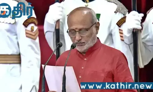 சி.பி.ராதாகிருஷ்ணன் பதவிப்பிரமாணத்தில் செய்த காரியம்!! தமிழக மக்கள் மகிழ்ச்சி!!