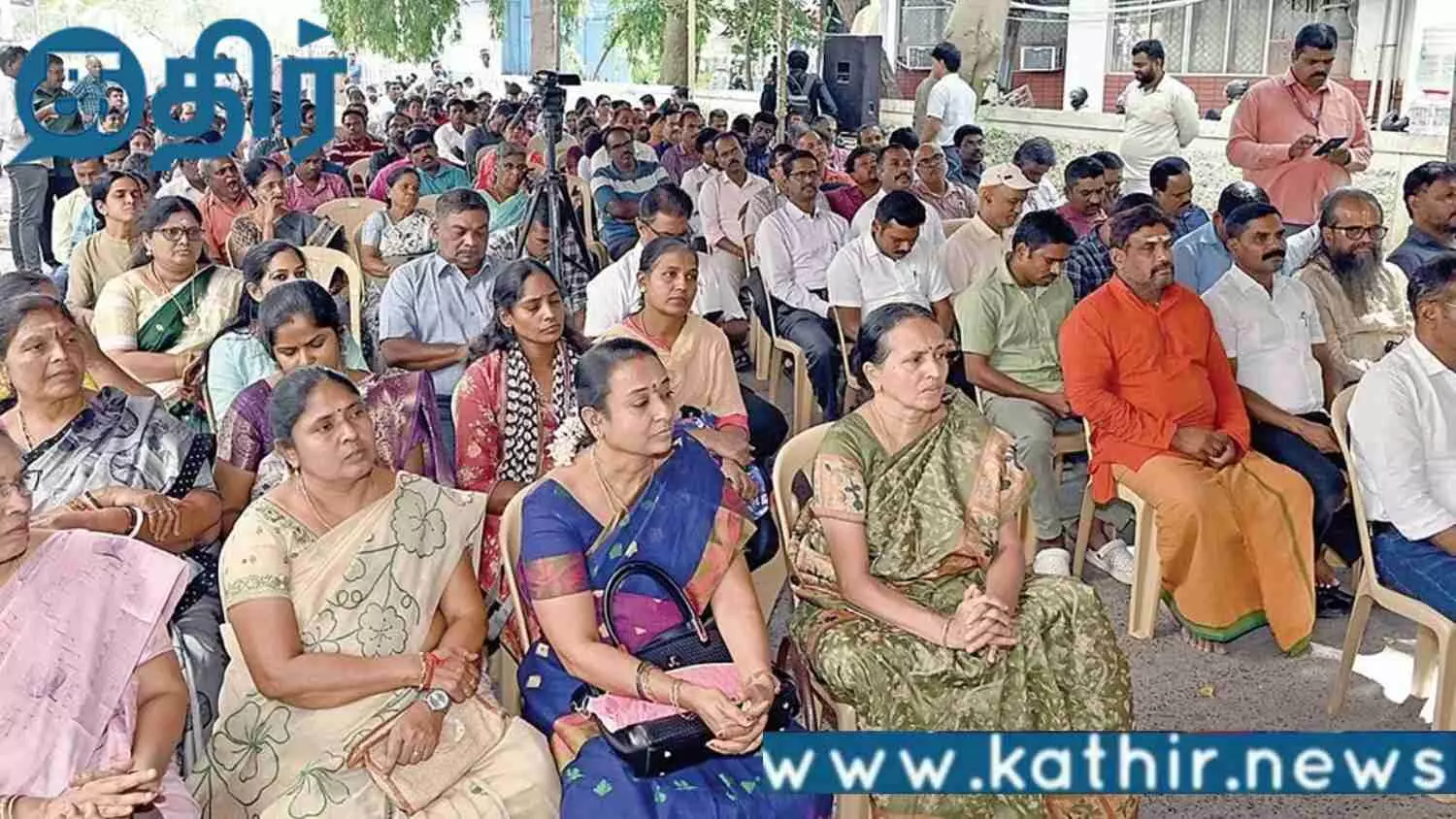 ஜன.6 முதல் காலவரையற்ற வேலைநிறுத்த போராட்டத்தில் ஈடுபட போகும் அரசு ஆசிரியர்கள்!! திமுக கோரிக்கையை நிறைவேற்றுமா? ஜன.6 முதல் காலவரையற்ற வேலைநிறுத்த போராட்டத்தில் ஈடுபட போகும் அரசு ஆசிரியர்கள்!! திமுக கோரிக்கையை நிறைவேற்றுமா?