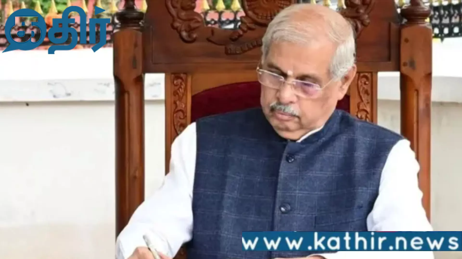 தமிழக-பொறுப்பு-ஆளுநராக-ராஜேந்திர-விஸ்வநாத்-அர்லேகர்-பதவியேற்பு!!