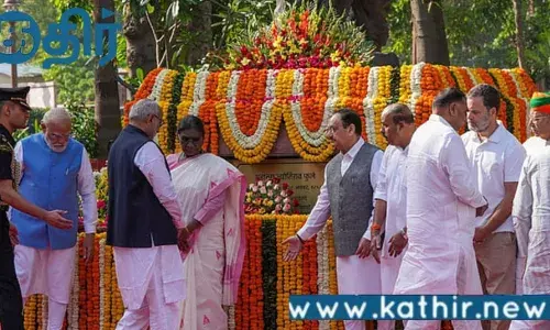 மகாத்மா ஜோதிபா புலே பிறந்தநாள் 200வது விழா!! பிரதமர் மோடி - ராகுல் காந்தி சந்திப்பு!! மகாத்மா ஜோதிபா புலே பிறந்தநாள் 200வது விழா!! பிரதமர் மோடி - ராகுல் காந்தி சந்திப்பு!!